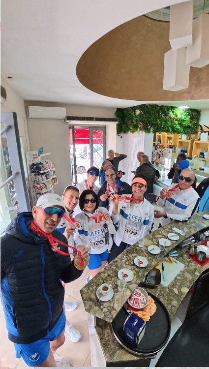 Foto di gruppo ASD Somma Running al bar